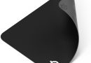 SteelSeries QcK – Tapis de souris de jeu en tissu – Surface exclusive micro tissée – Optimisé pour les capteurs de jeu – Taille M (320mm x 270mm x 2mm) – Le détail qui change tout au quotidien