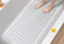 HITSLAM Tapis de Baignoire Antidérapant, 101 x 40cm Très Long Tapis de Douche Antiderapant, Résistant aux Moisissures & Lavable en Machine Tapis de Bain sans BPA, Transparent – Le détail qui change tout au quotidien