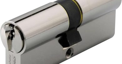 Vachette Cylindre de Serrure Mécanique FIRST pour Porte – Double Entrée 30x30mm – Mécanisme 5 Goupilles Sécurisé – 3 Clés – Installation Facile – Garantie 2 Ans – Finition Nickelée – Le détail qui change tout au quotidien