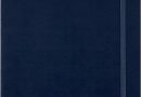 Moleskine Essential Planner 2025-2026, Agenda Hebdomadaire Verticale 15 Mois, Avec Créneaux Horaires Quotidiens, Couverture Souple, Couleur Bleue, Format XXL 23,5×28,14 – Le détail qui change tout au quotidien
