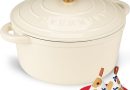 Overmont Cocotte en Fonte Émaillée – Ø26 cm Casserole Antiadhésive Avec Couvercle et Maniques en Coton – Batterie de Cuisine Robuste pour Braiser Ragoûts Rôtir Pain – Blanc crème – Le détail qui change tout au quotidien
